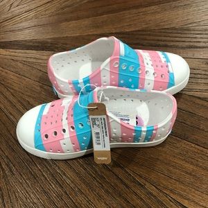 NWT Native Shows Jefferson pastel multi c10